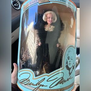 1994 Marilyn Monroe Fur Fantasy Barbie